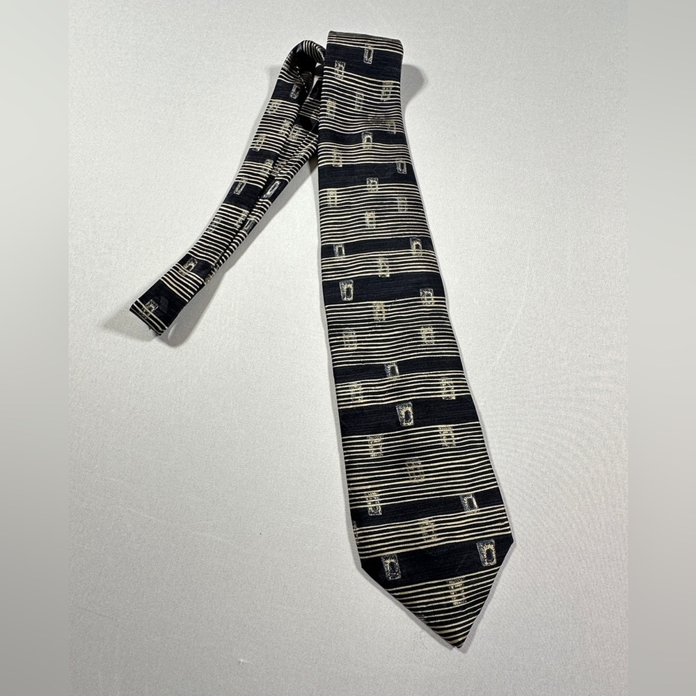 Men’s Geoffrey Beene Italian Silk Necktie​​​